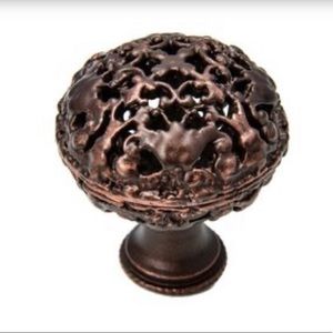 NWT Carpe Diem Juliane Grace large knob - 1 1/2”